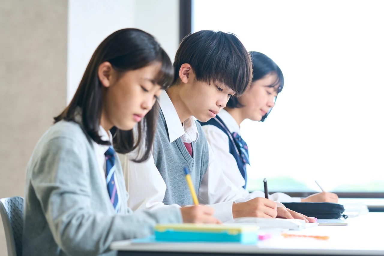 学習塾でLINE予約・欠席連絡を活用する方法